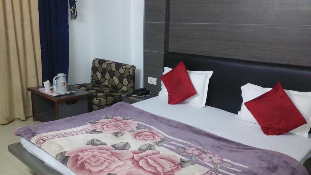 Hotel Katra Residency エクステリア 写真