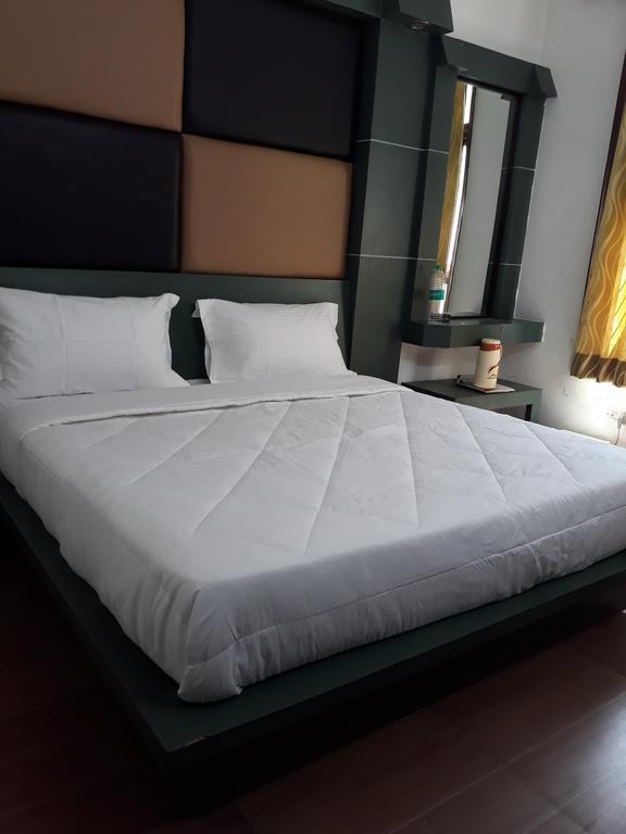 Hotel Katra Residency エクステリア 写真