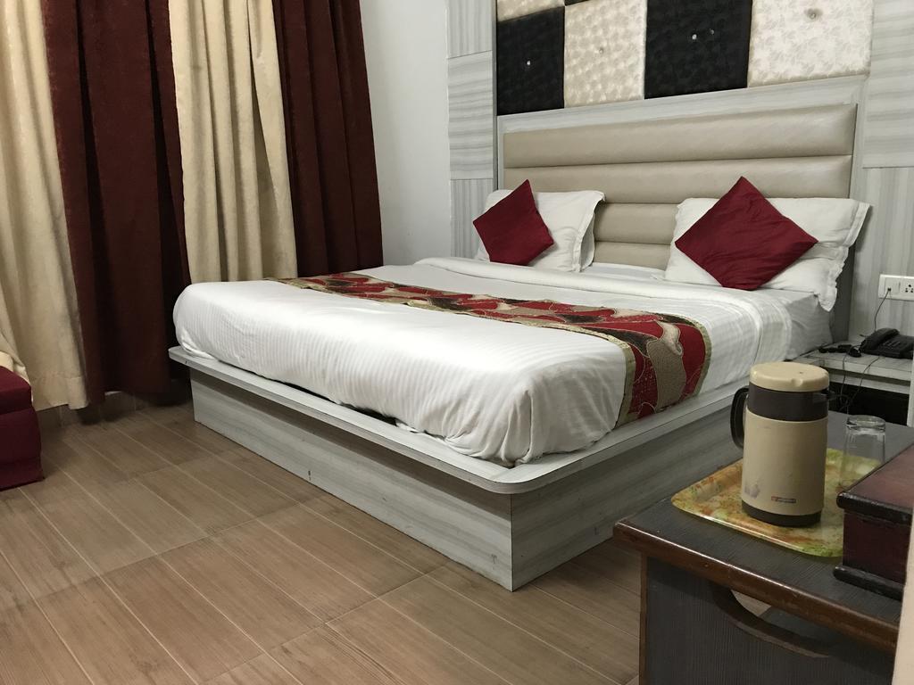 Hotel Katra Residency エクステリア 写真